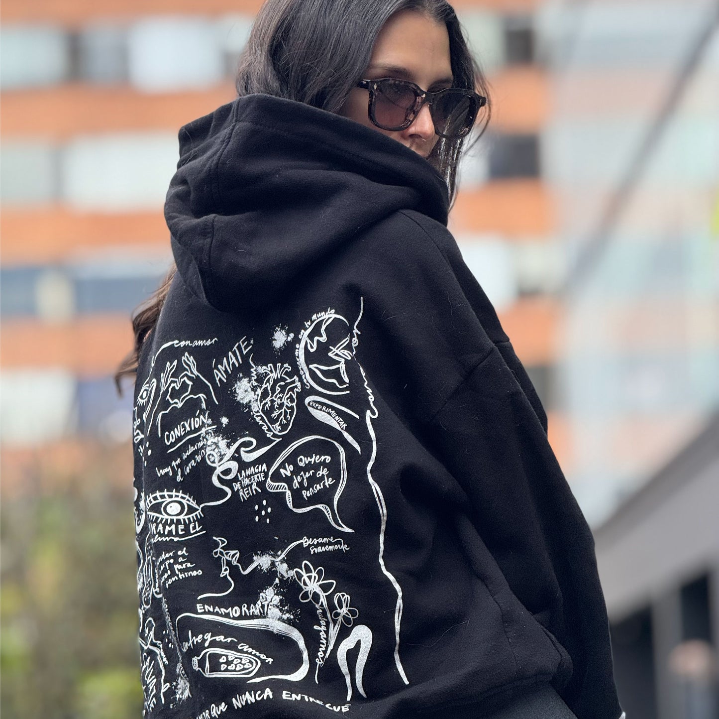 Sudadera con capucha negra