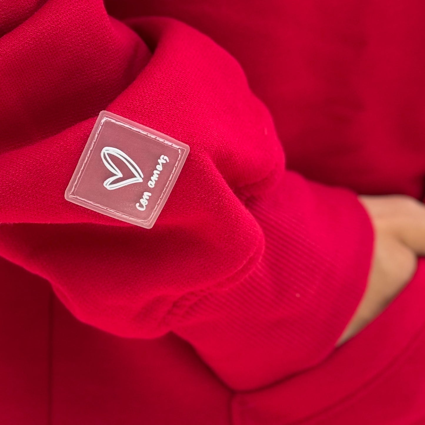 Sudadera con capucha roja
