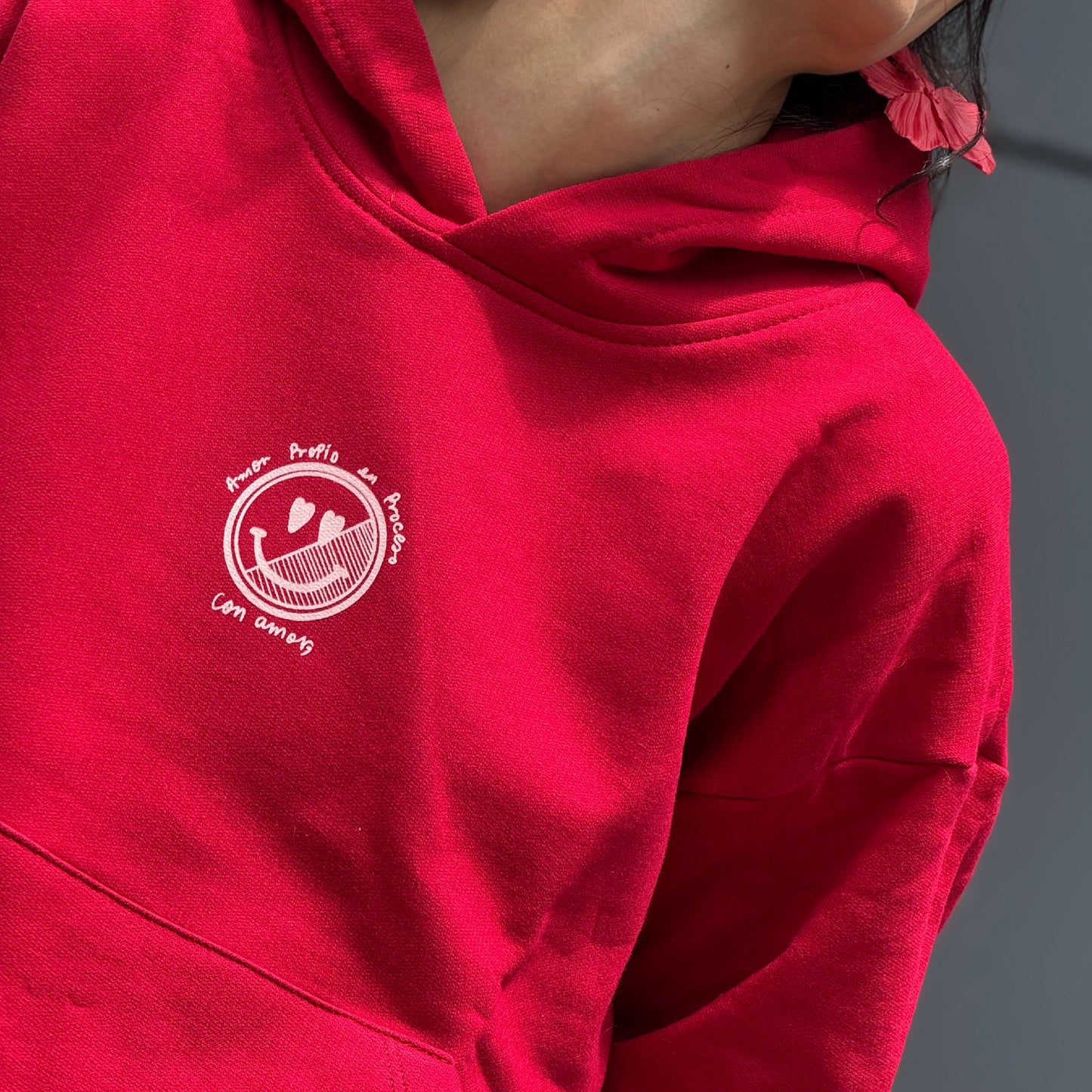 Sudadera con capucha roja
